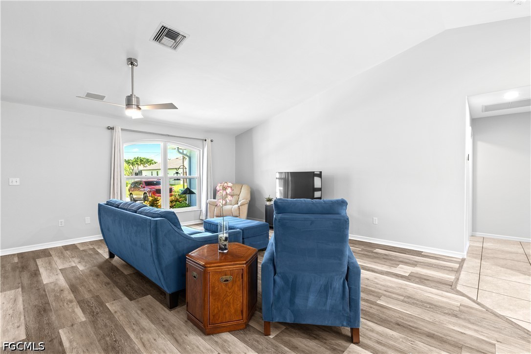 3 Bed SingleFamilyResidence for Sale in Cape Coral, photo 16