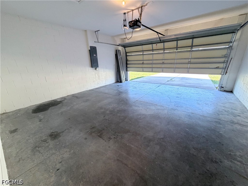 3 Bed SingleFamilyResidence for Sale in Cape Coral, photo 16