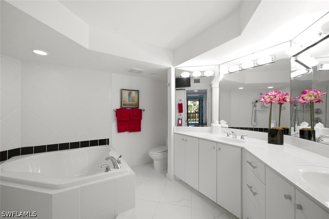 2 Bed Waterfront Home for Sale in Naples, photo 16
