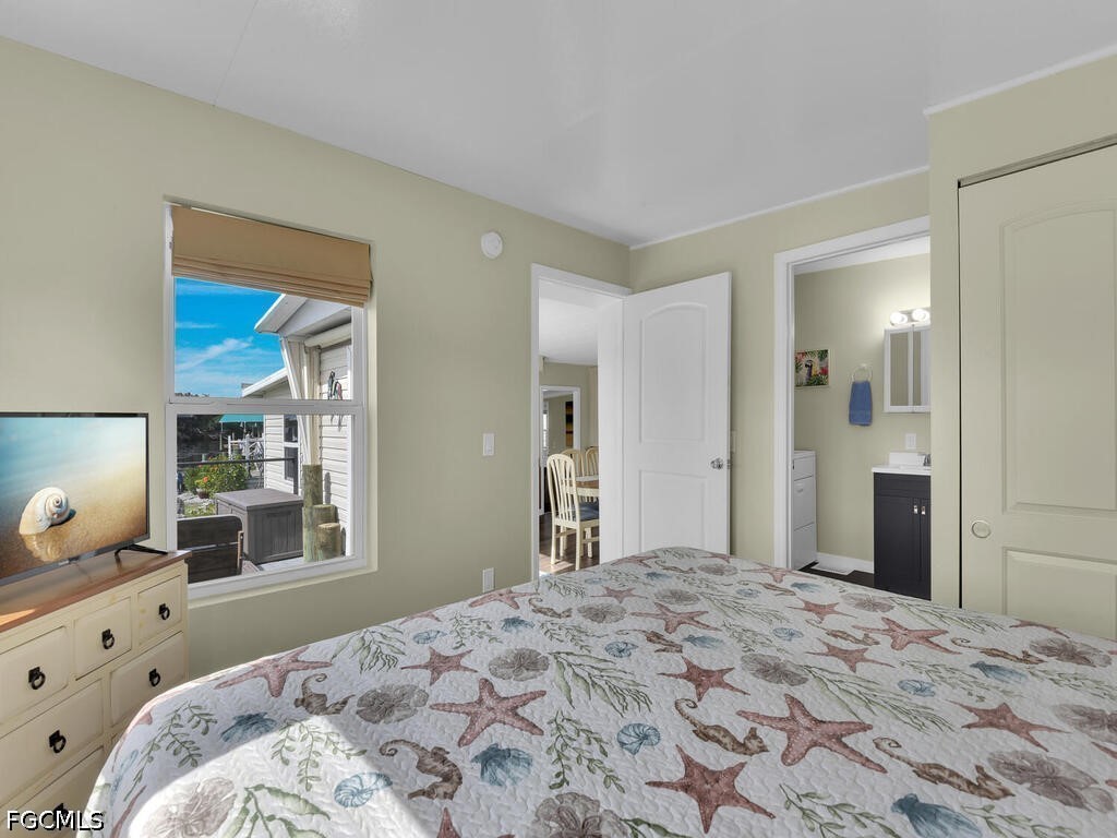 2 Bed Waterfront Home for Sale in Fort Myers, photo 16