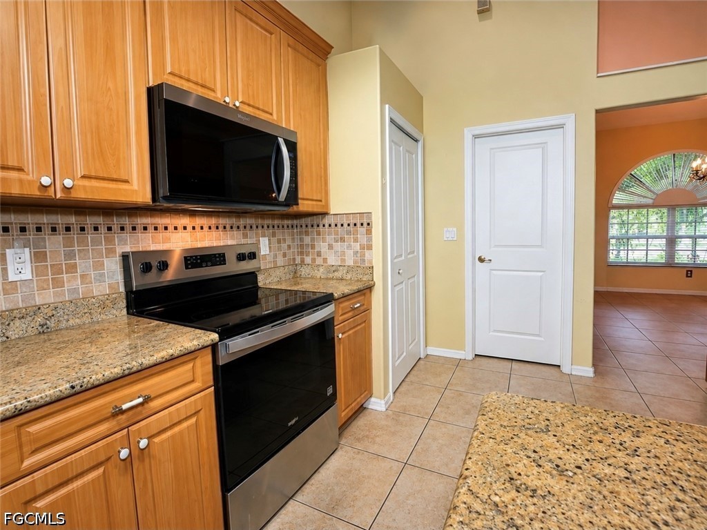 3 Bed Pool Home for Sale in Cape Coral, photo 16