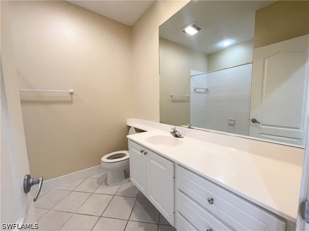 3 Bed Waterfront Home for Sale in The Cove, photo 16