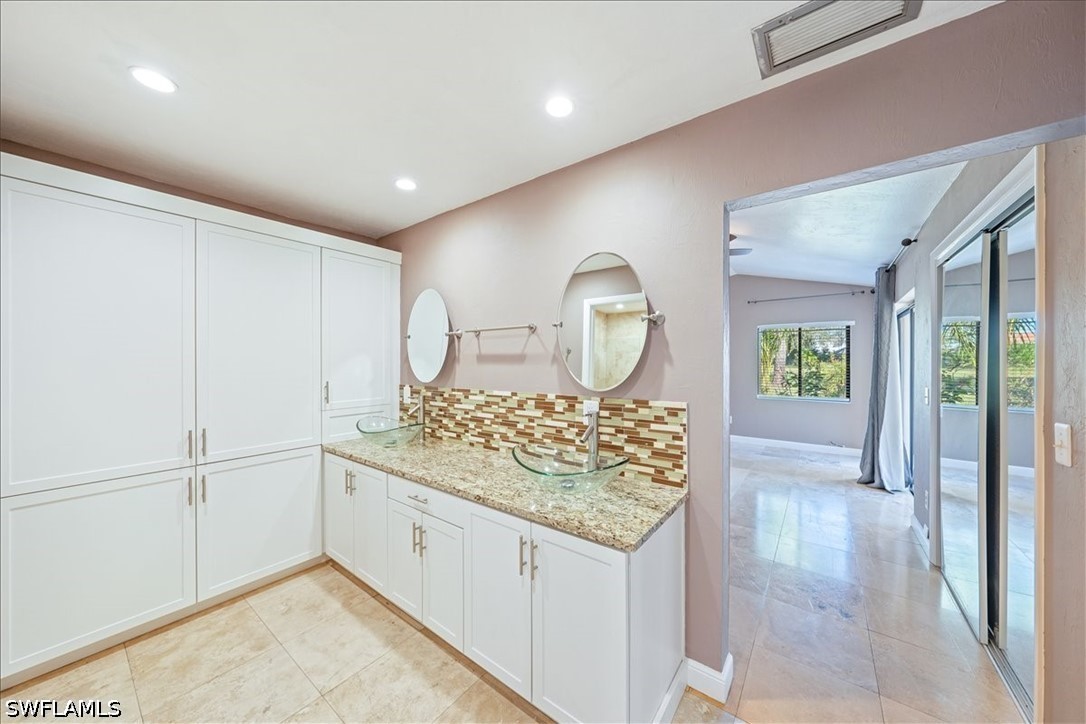 3 Bed SingleFamilyResidence for Sale in Lake Club Villas, photo 16