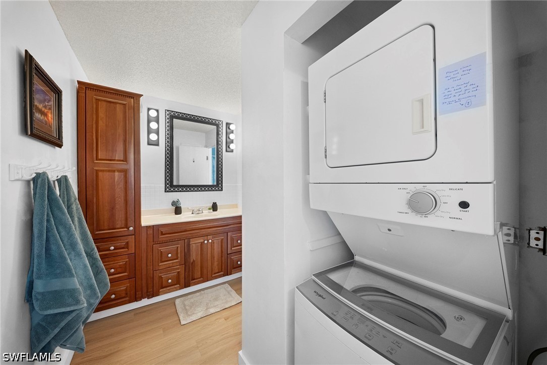 2 Bed Waterfront Home for Sale in Bonita Springs, photo 16