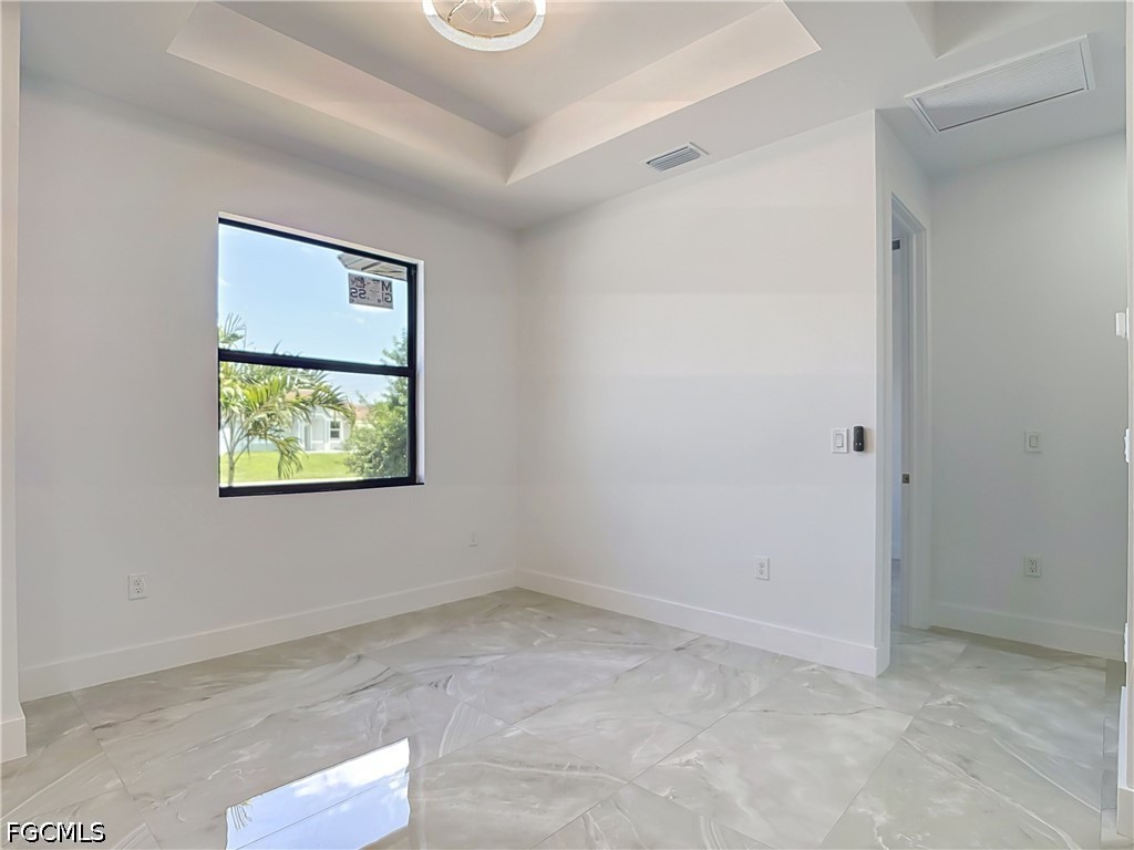 3 Bed Waterfront Home for Sale in Lehigh Acres, photo 16