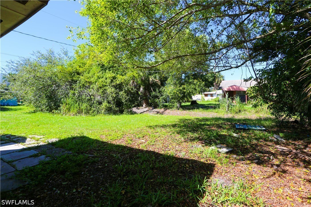 2 Bed SingleFamilyResidence for Sale in Naples, photo 16