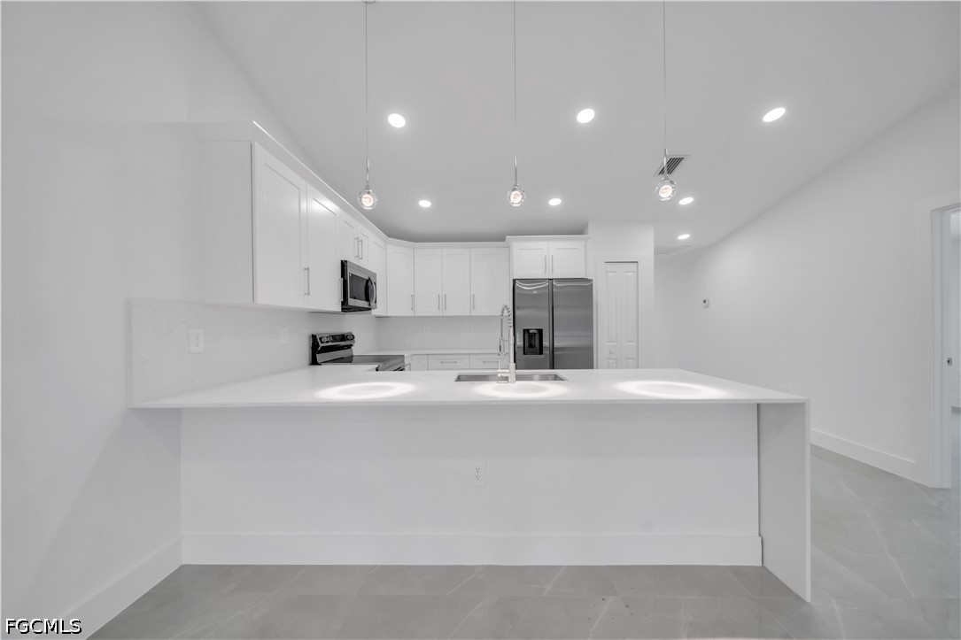 6 Bed Duplex for Sale in Lehigh Estates, photo 16