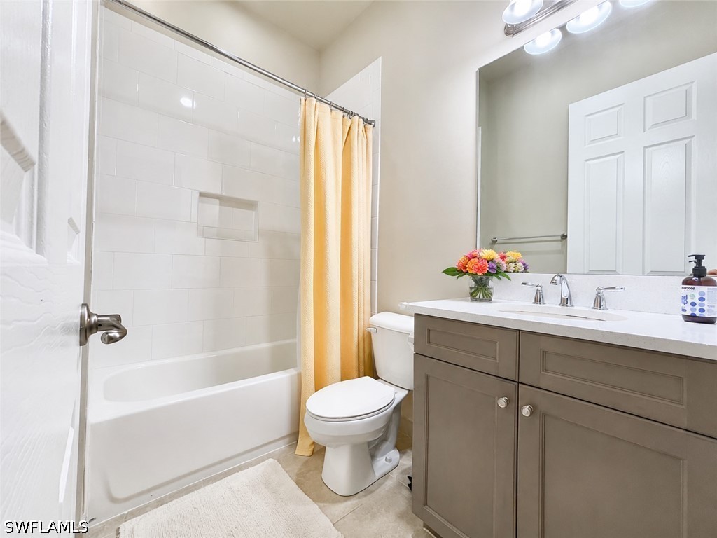 4 Bed SingleFamilyResidence for Sale in Naples, photo 16