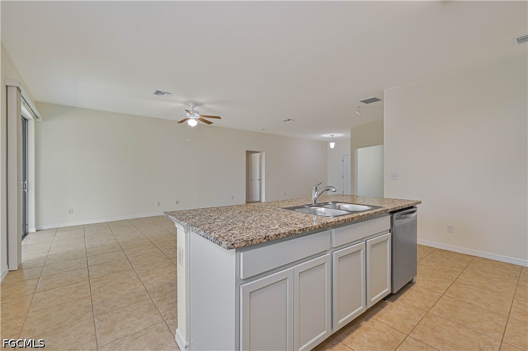 3 Bed SingleFamilyResidence for Sale in Cape Coral, photo 16