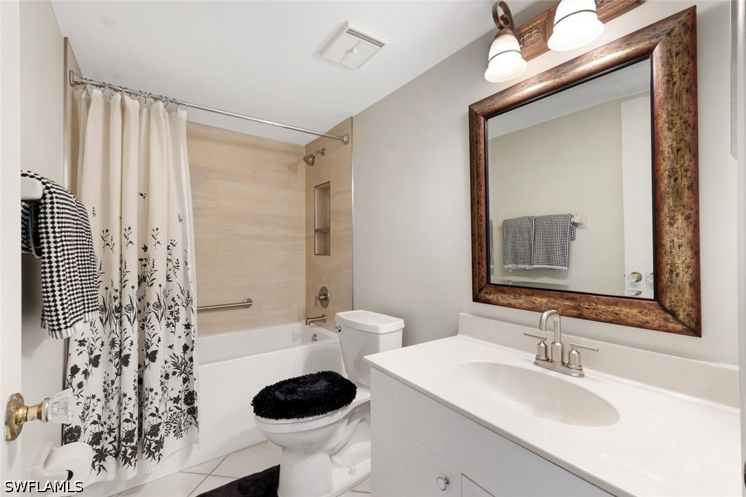 2 Bed Waterfront Home for Sale in Naples, photo 16