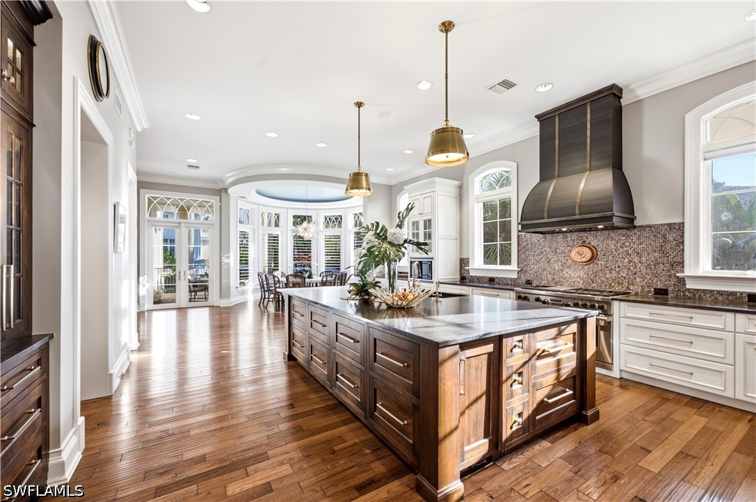 5 Bed Pool Home for Sale in Olde Naples, photo 16