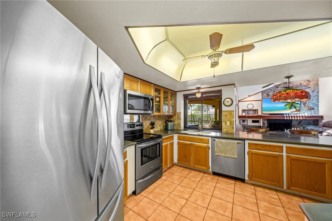 3 Bed Pool Home for Sale in Spanish Wells, photo 17