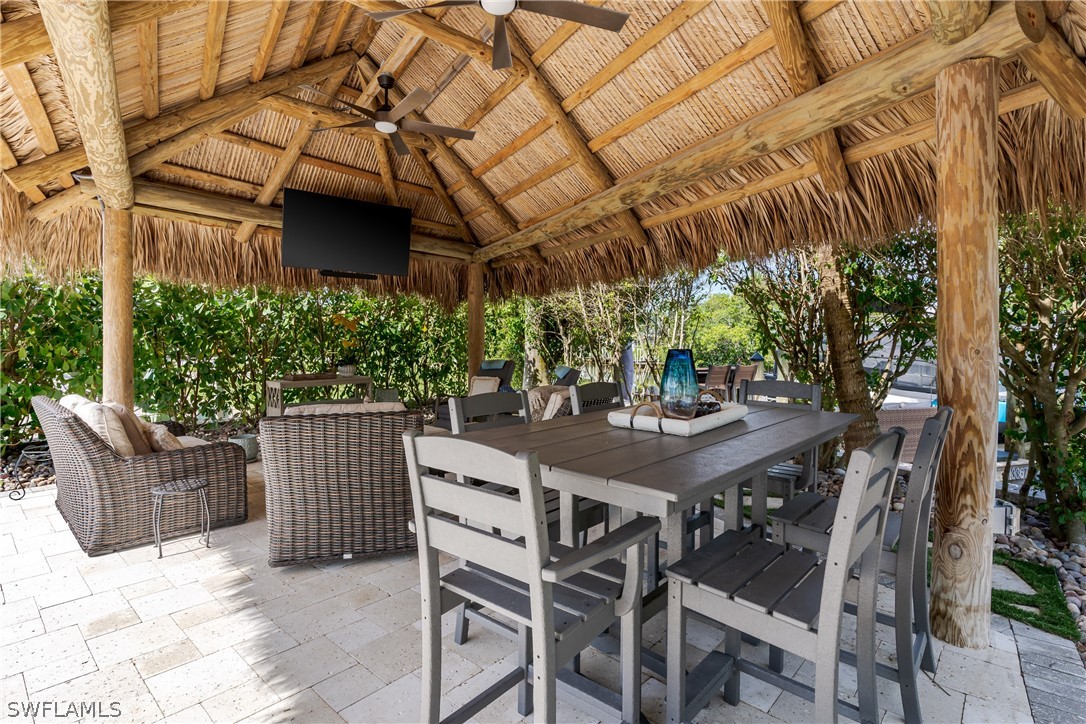 Waterfront Home for Sale in Naples, photo 17