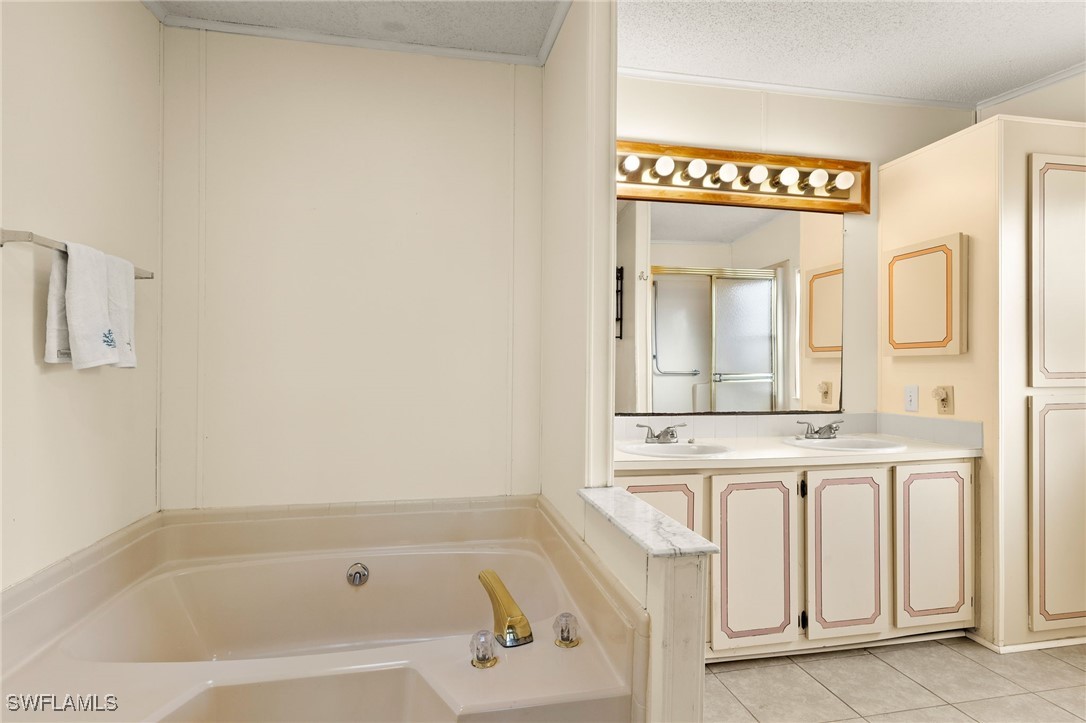 2 Bed Waterfront Home for Sale in Naples, photo 17