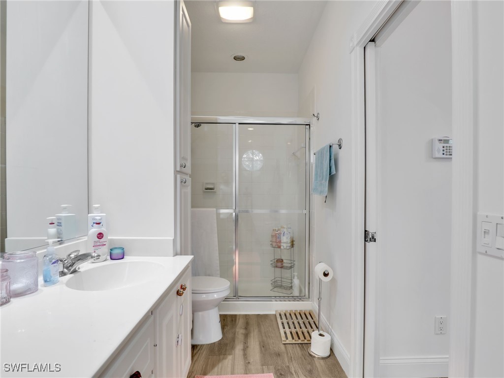3 Bed Townhouse for Sale in Island Walk, photo 17