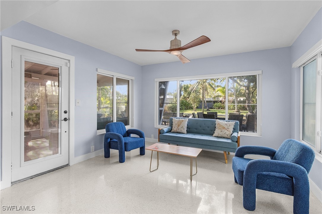 2 Bed Waterfront Home for Sale in Fort Myers, photo 17
