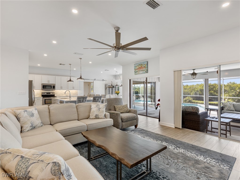 3 Bed Pool Home for Sale in Palm Acres, photo 17