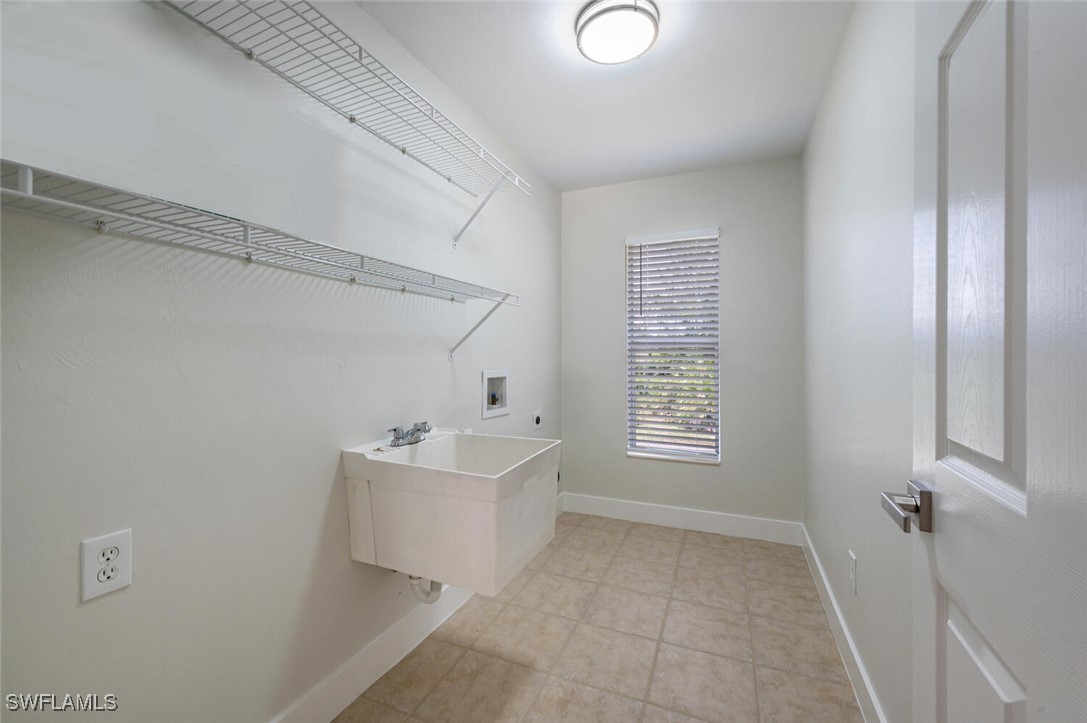 4 Bed SingleFamilyResidence for Sale in Naples, photo 17