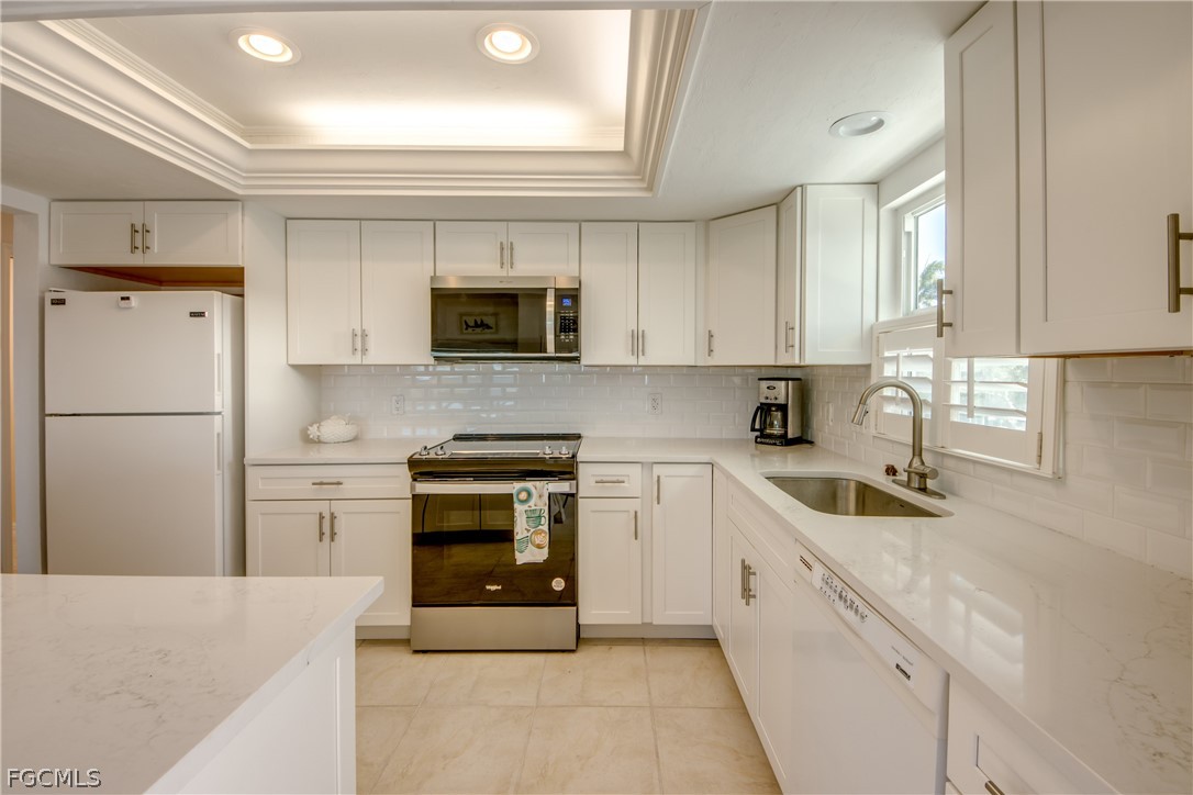 3 Bed Waterfront Home for Sale in Seagull Bay, photo 17