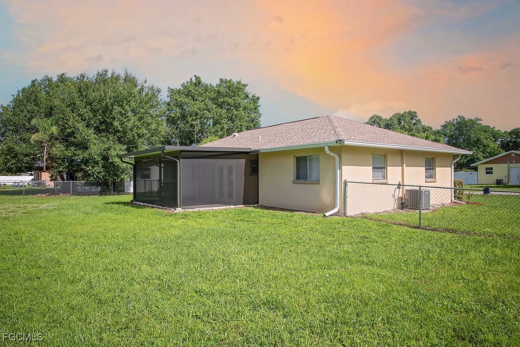 3 Bed SingleFamilyResidence for Sale in Fort Myers, photo 17