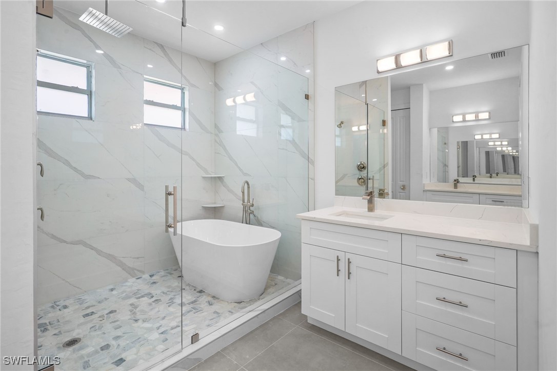 4 Bed SingleFamilyResidence for Sale in Naples, photo 17