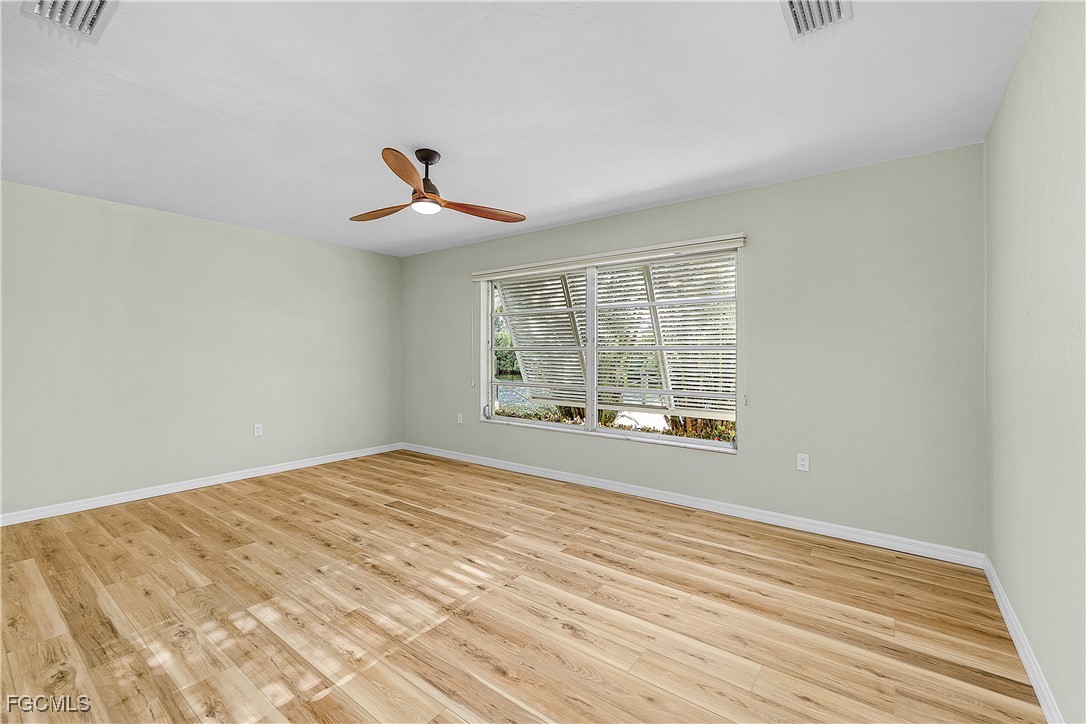 2 Bed Waterfront Home for Sale in Bokeelia, photo 17