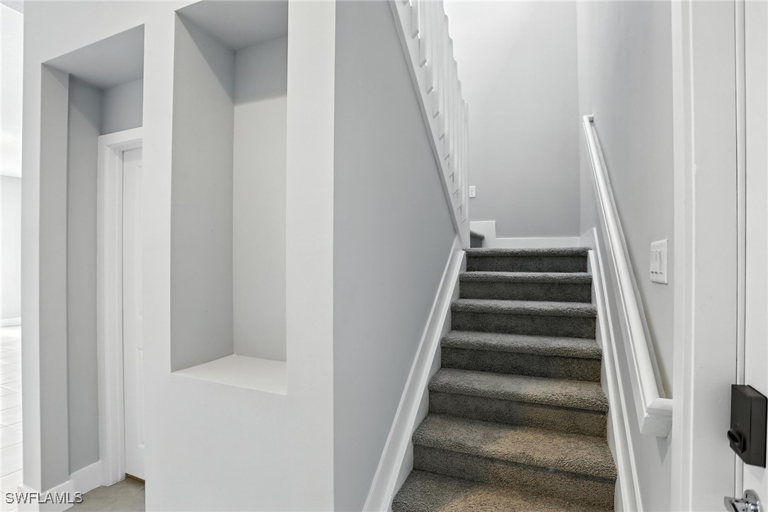 3 Bed SingleFamilyResidence for Sale in Silverwood, FL — photo 17