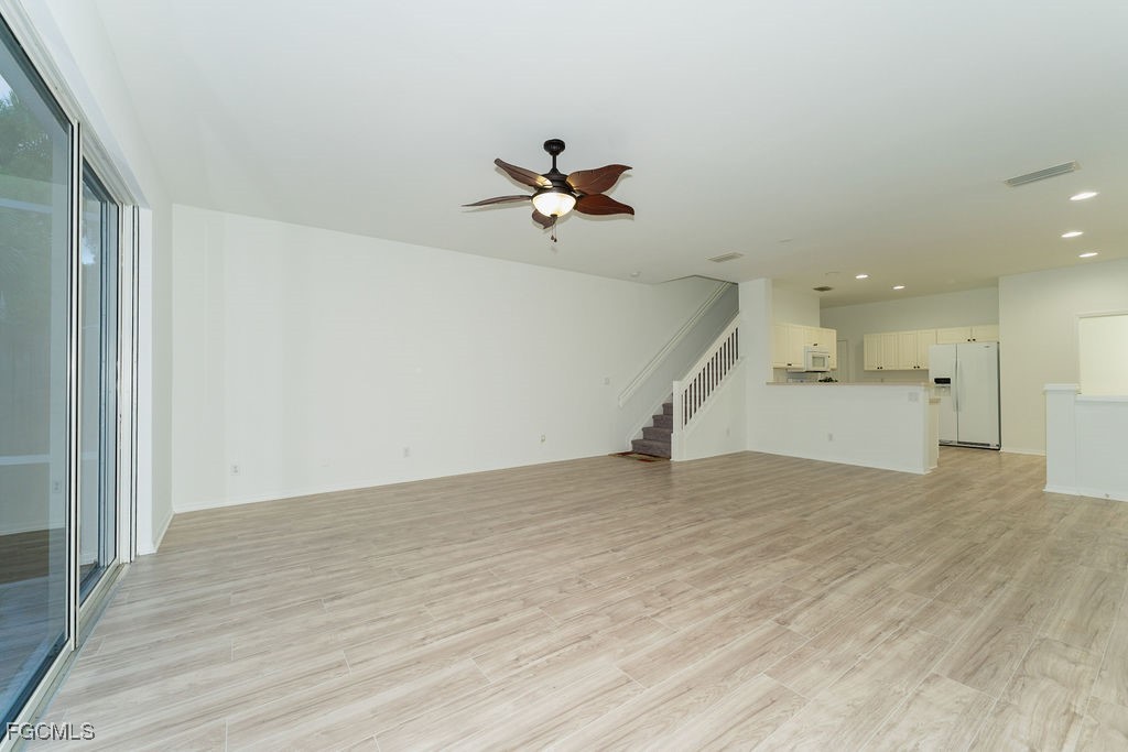 3 Bed Townhouse for Sale in Lakewood Village, photo 17