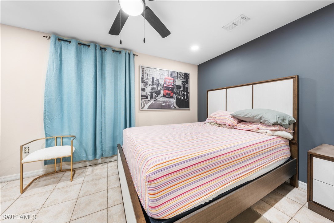 2 Bed SingleFamilyResidence for Sale in Naples, photo 17