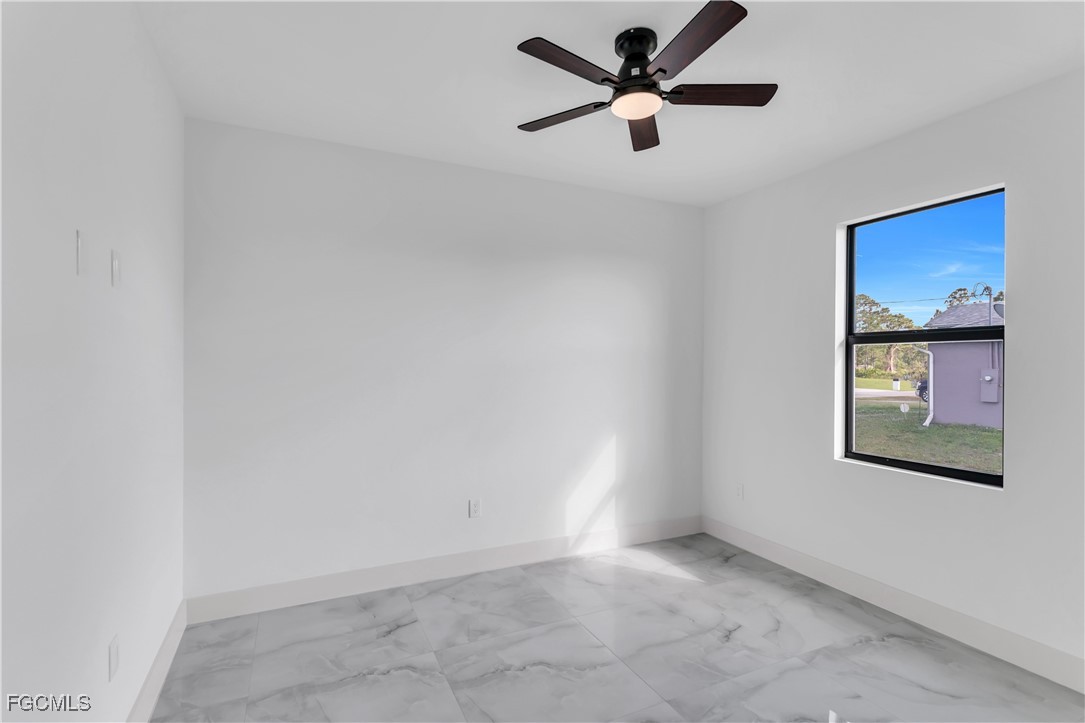 3 Bed SingleFamilyResidence for Sale in Lehigh Acres, photo 17
