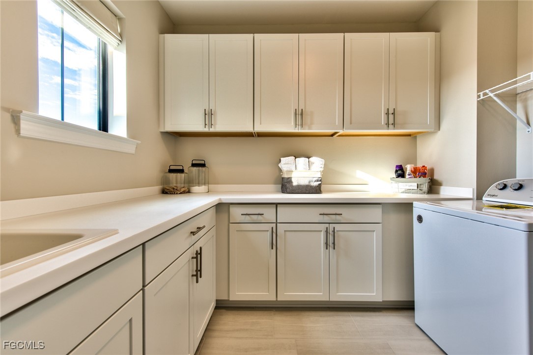 4 Bed SingleFamilyResidence for Sale in Estero, photo 17