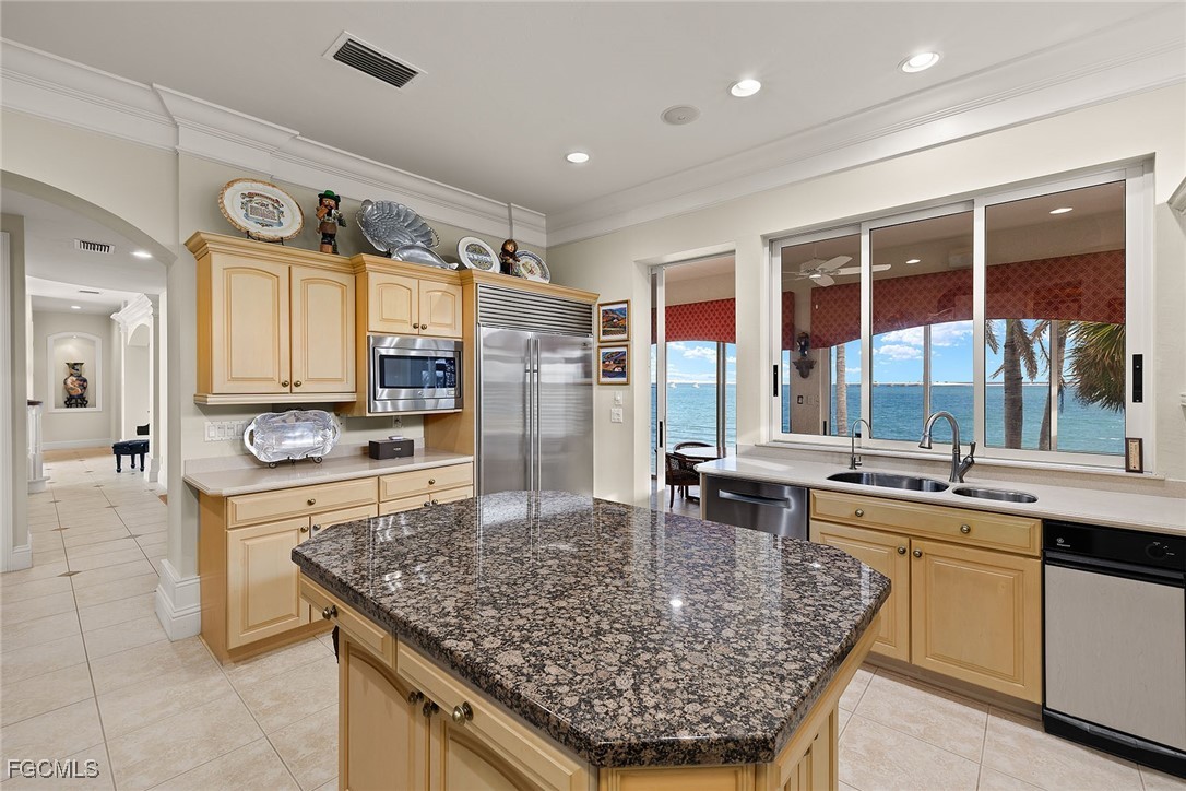 4 Bed Pool Home for Sale in Sanibel Estates, photo 17