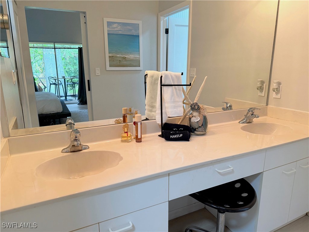 2 Bed Attached for Sale in Naples, photo 17