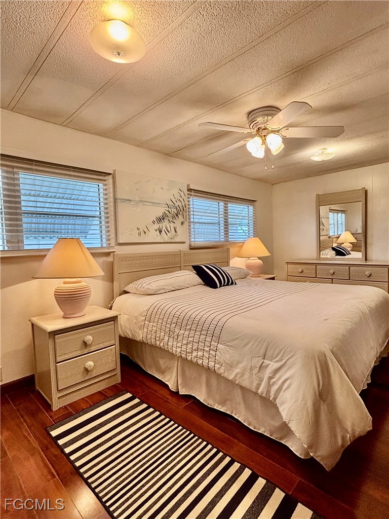2 Bed ManufacturedHome for Sale in North Fort Myers, FL — photo 17