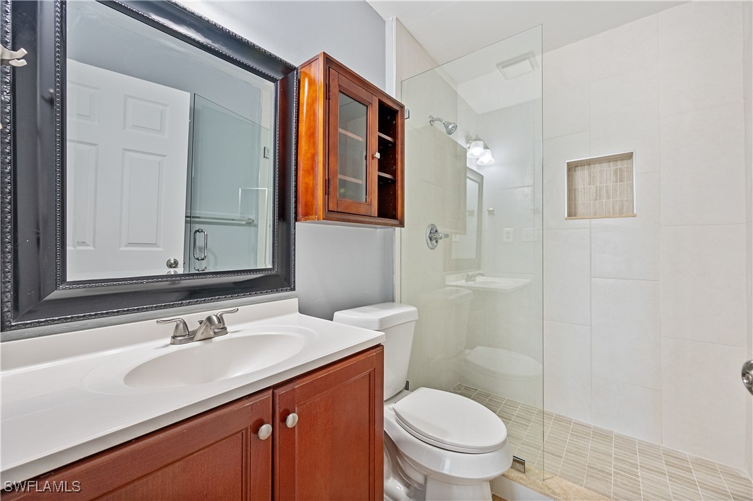 2 Bed Waterfront Home for Sale in Naples, photo 17