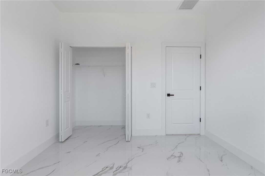 4 Bed SingleFamilyResidence for Sale in Lehigh Acres, photo 17
