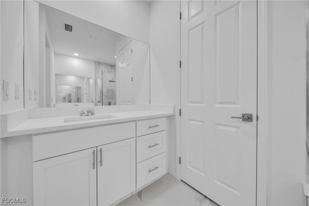 3 Bed SingleFamilyResidence for Sale in Lehigh Acres, photo 17