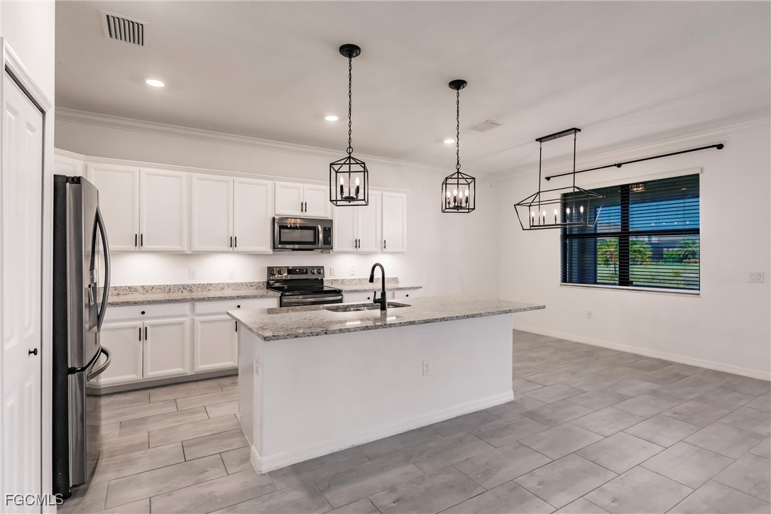 4 Bed SingleFamilyResidence for Sale in Portico, FL — photo 17