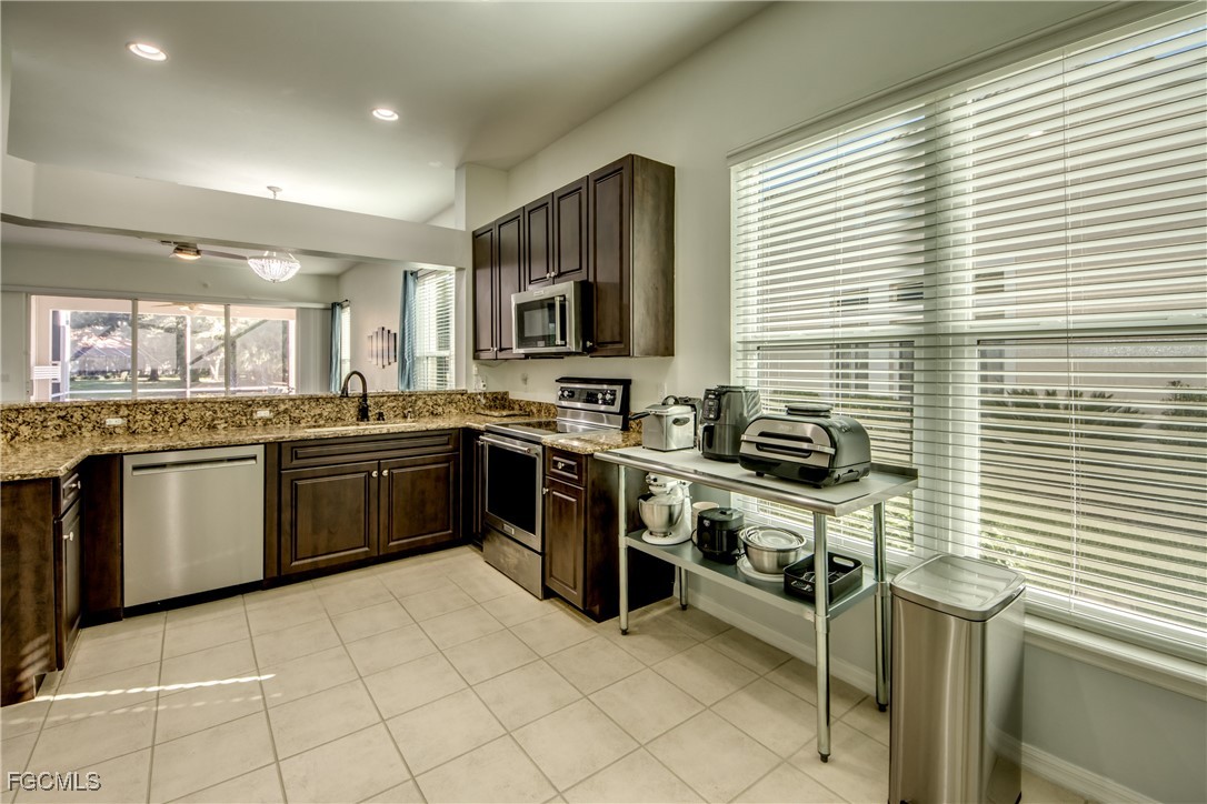 3 Bed Waterfront Home for Sale in Fort Myers, photo 17