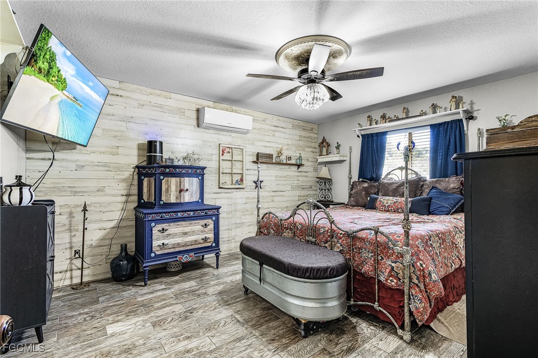 4 Bed SingleFamilyResidence for Sale in Cape Coral, photo 17