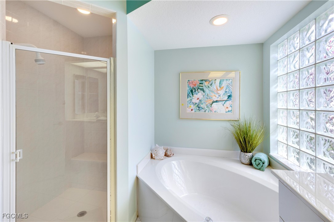 2 Bed SingleFamilyResidence for Sale in North Fort Myers, FL — photo 17
