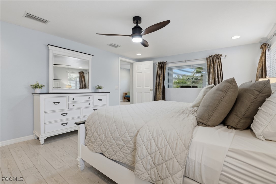 2 Bed Waterfront Home for Sale in Bokeelia, photo 17
