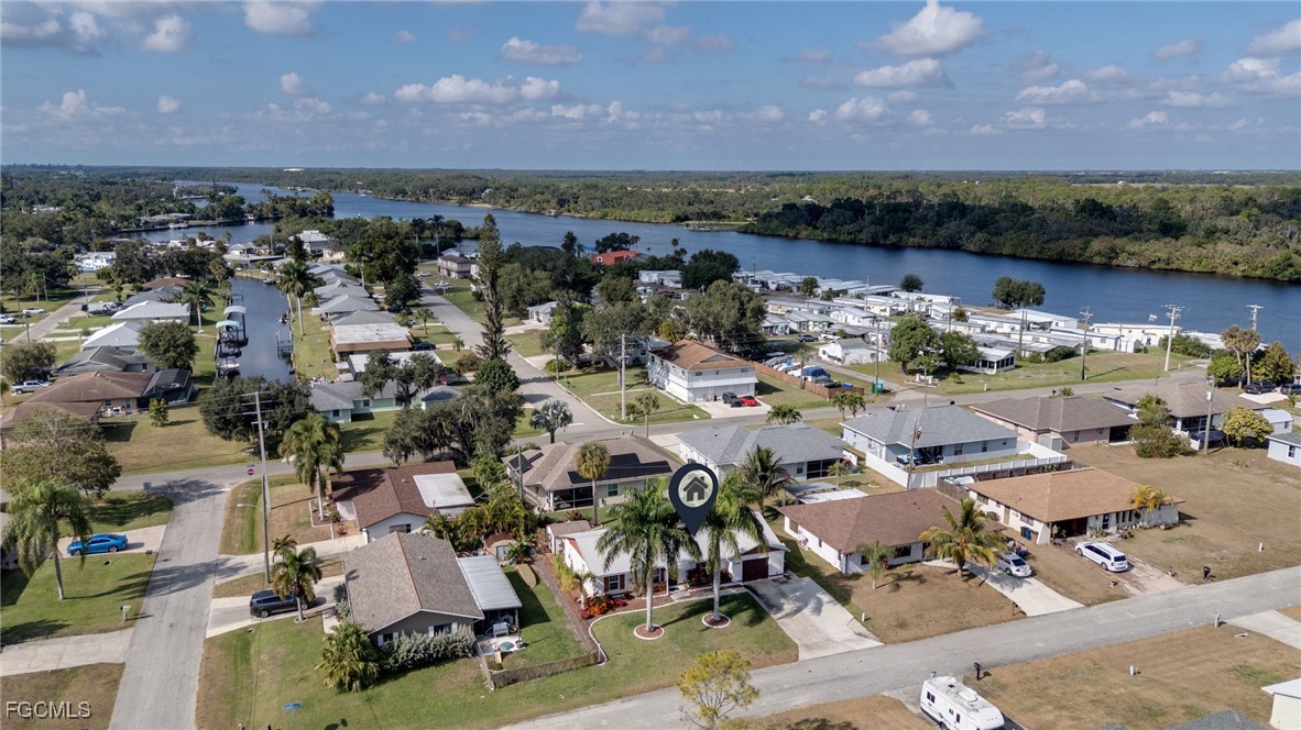 2 Bed Waterfront Home for Sale in Fort Myers, photo 17