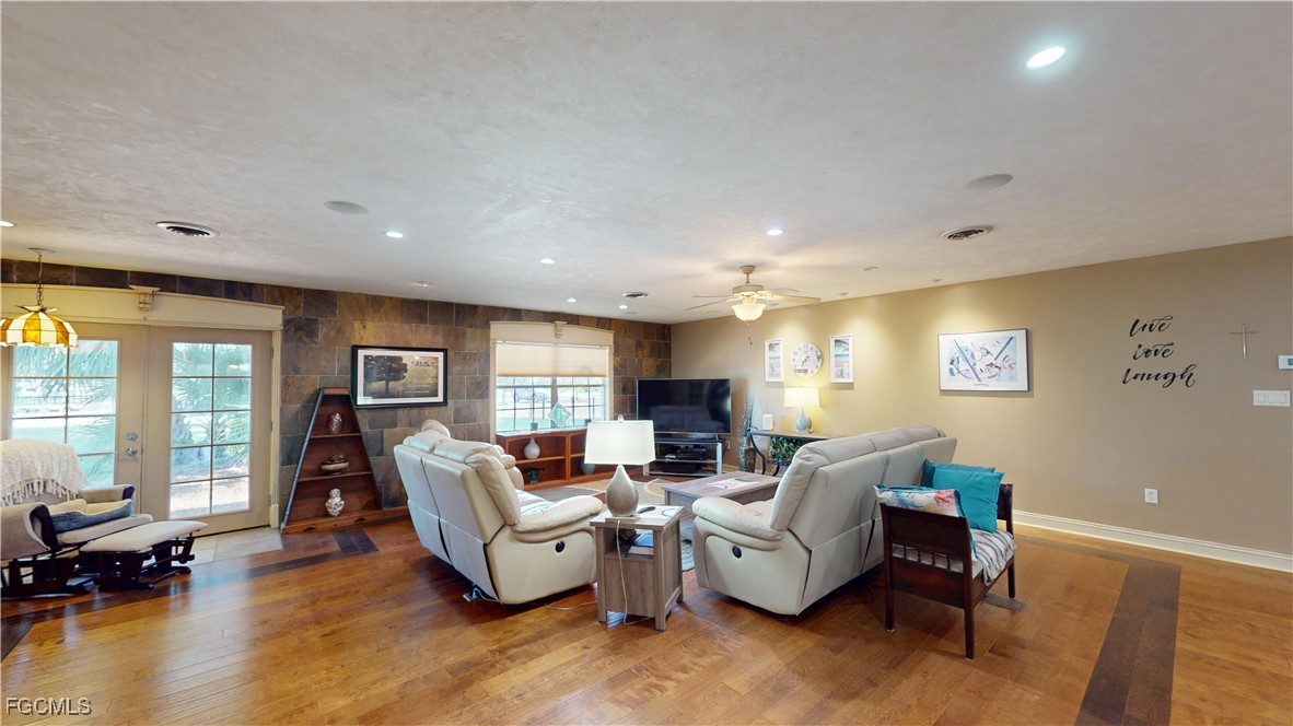 3 Bed Pool Home for Sale in Meadows, photo 17