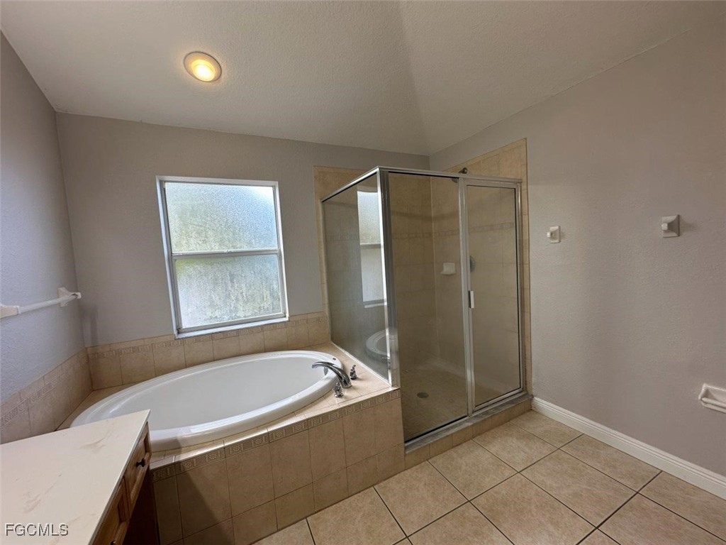 3 Bed Waterfront Home for Sale in Cape Coral, FL, $289,000 — photo 17