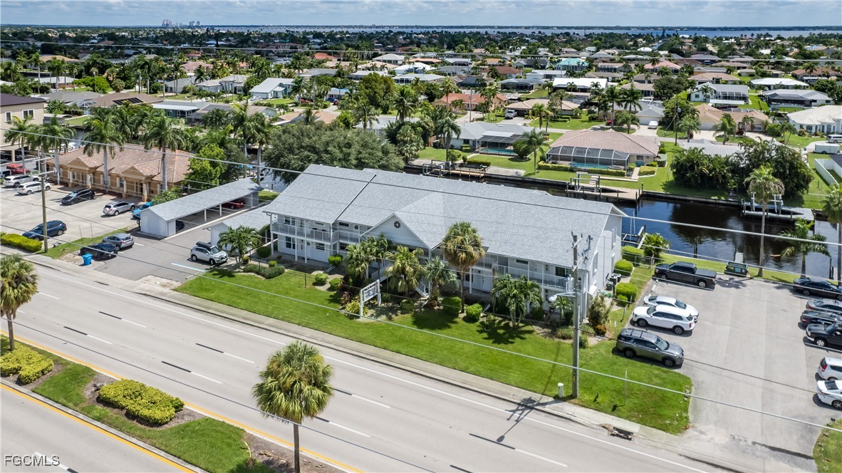 2 Bed Waterfront Home for Sale in Cape Coral, photo 17