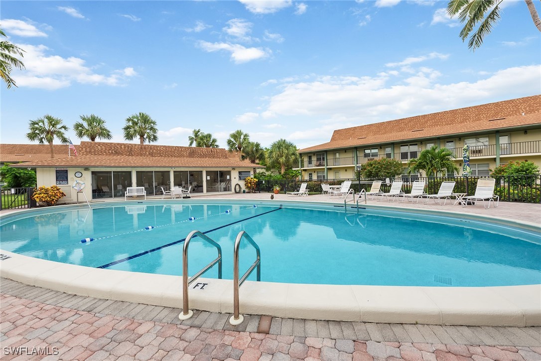 1 Bed Condominium for Sale in Seabreeze West, FL, $225,000 — photo 17