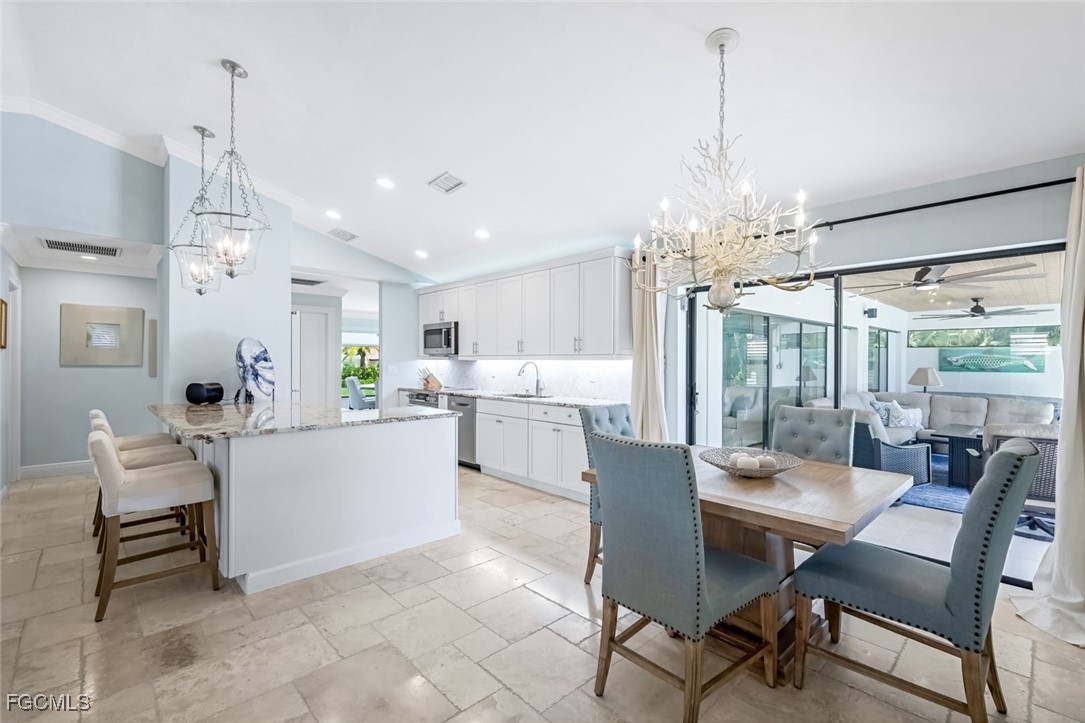 3 Bed Pool Home for Sale in Palm Acres, photo 17