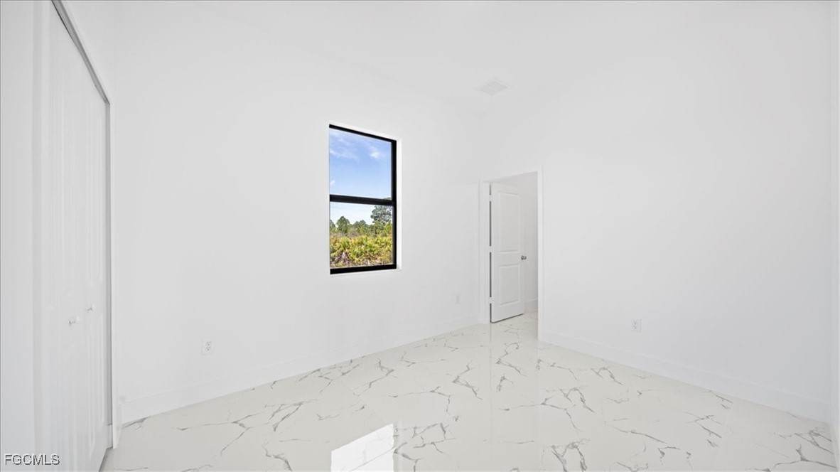 3 Bed SingleFamilyResidence for Sale in Lehigh Acres, photo 17
