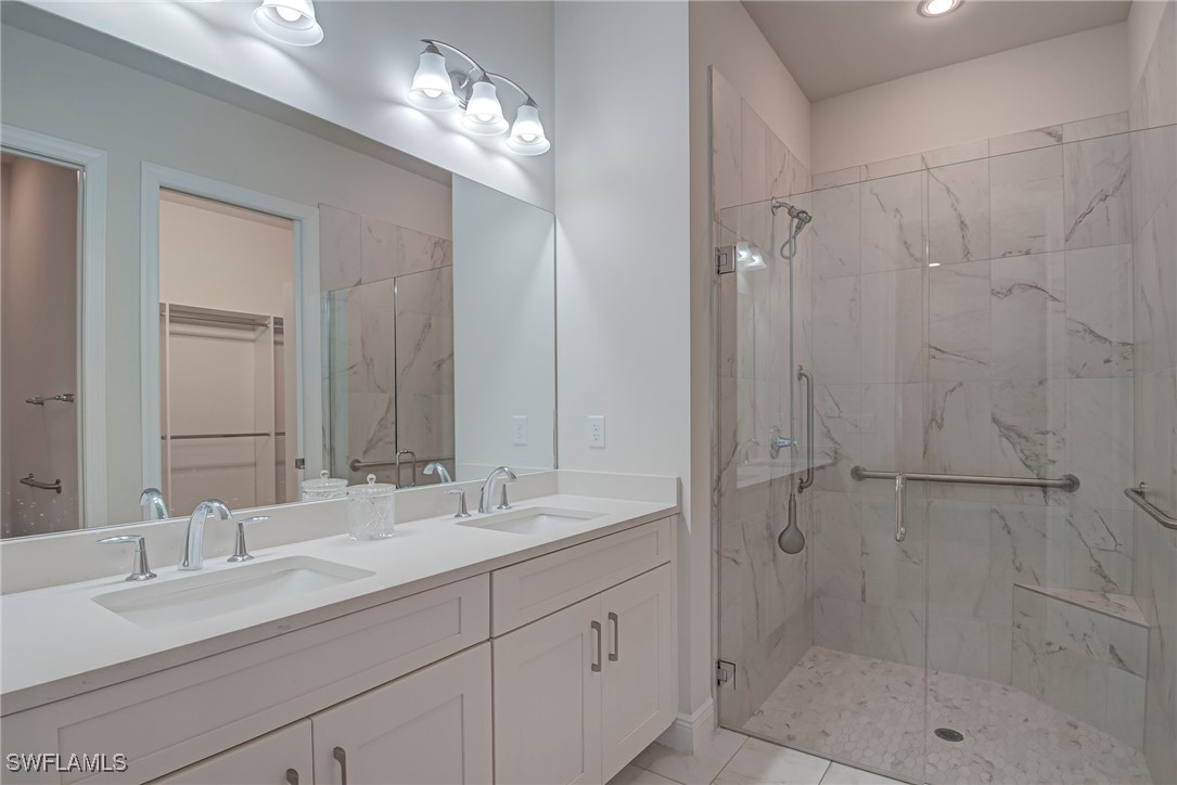 2 Bed Attached for Sale in Naples, photo 17